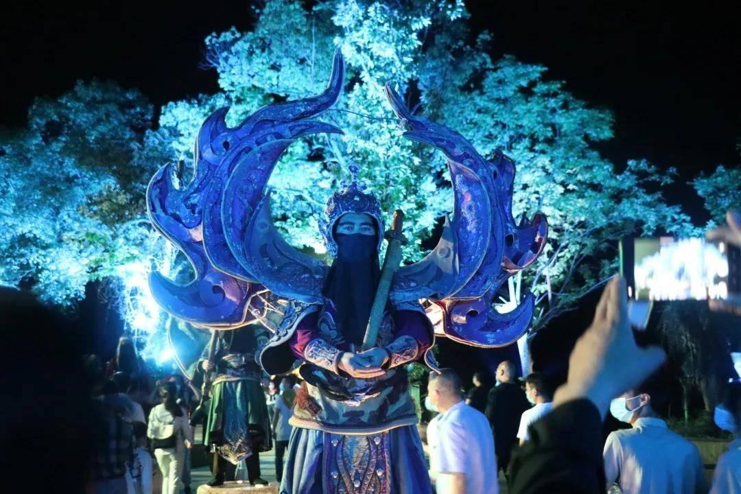 耐心解疑释惑,赢得官兵理解认可